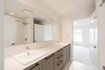 Laundry Room Photo of 28 2838 Livingstone Avenue, Abbotsford, BC