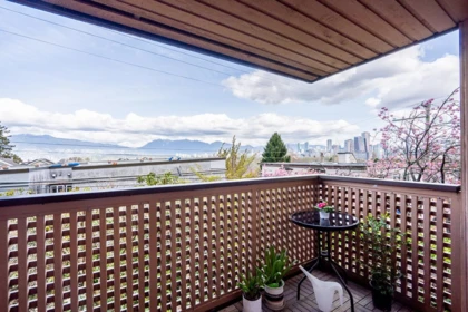 Basement Recreation Room Photo of 209 2211 W 2nd Avenue, Vancouver, BC