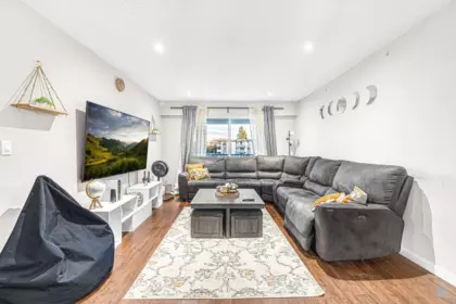 Breakfast Nook Photo of 227 32850 George Ferguson Way, Abbotsford, BC