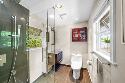 Powder Room Photo of 230 W 22nd Street, North Vancouver, BC