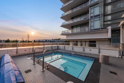 2203 1888 Gilmore Avenue, Burnaby, BC, Burnaby — Apartment/Condo for sale