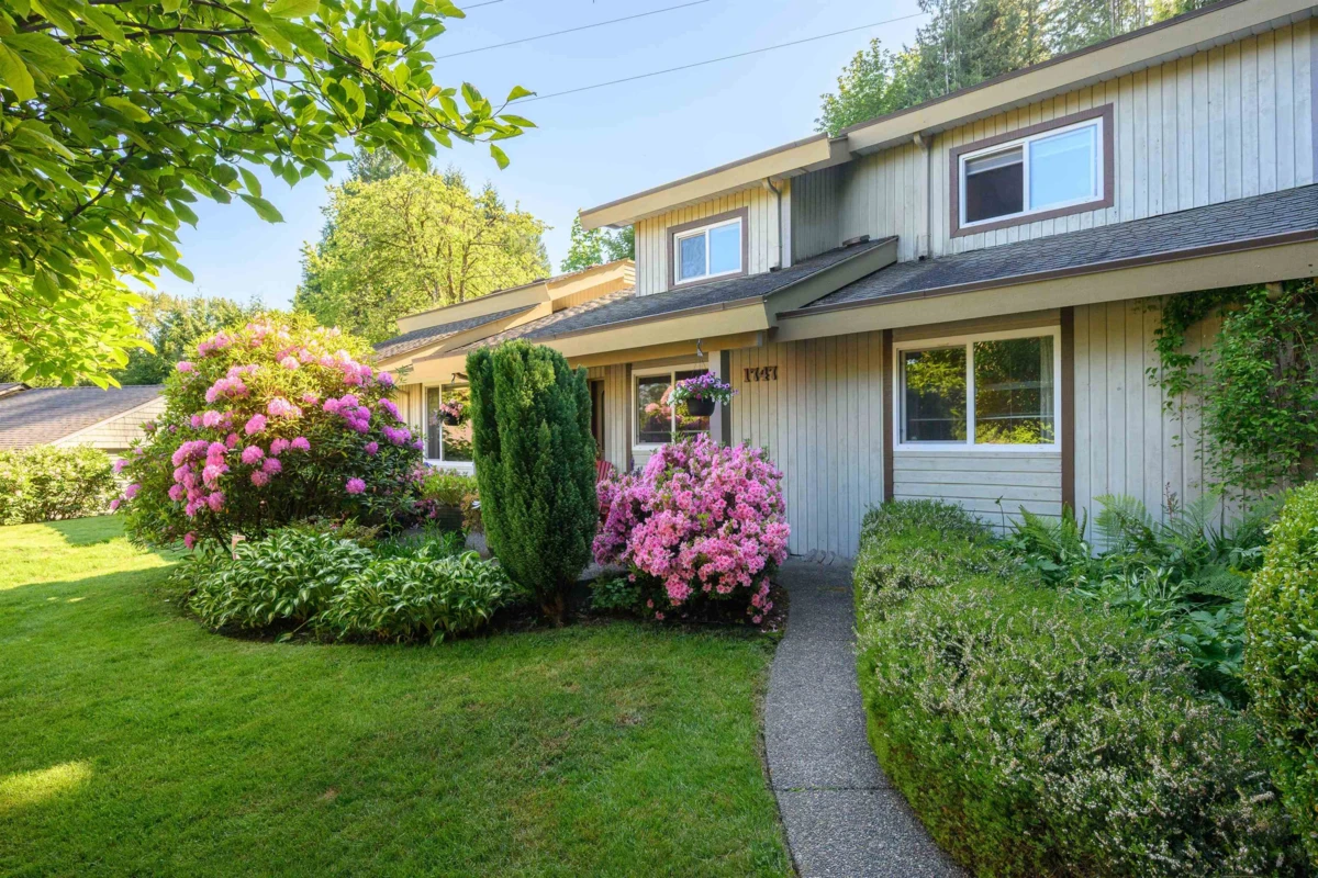 Living Room Photo of 1747 Bellelynn Place, North Vancouver, BC
