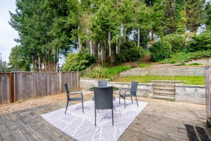 Backyard Photo of 32157 Holiday Avenue, Mission, BC