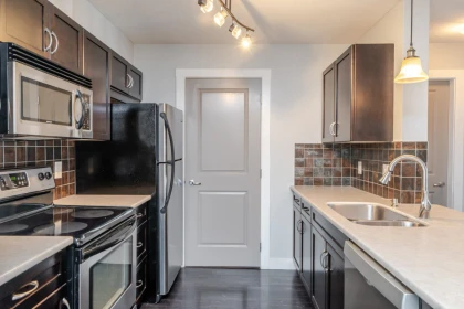 Hallway Photo of 305 2038 Sandalwood Crescent, Abbotsford, BC