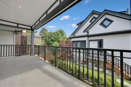 Entry Foyer Photo of 2170 Adanac Street, Vancouver, BC