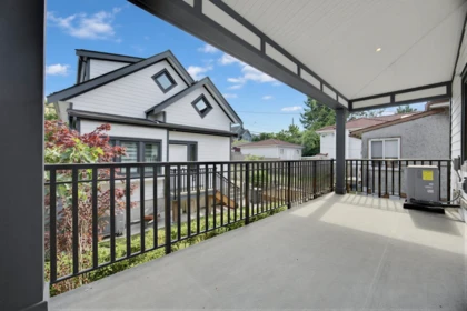 Hallway Photo of 2170 Adanac Street, Vancouver, BC