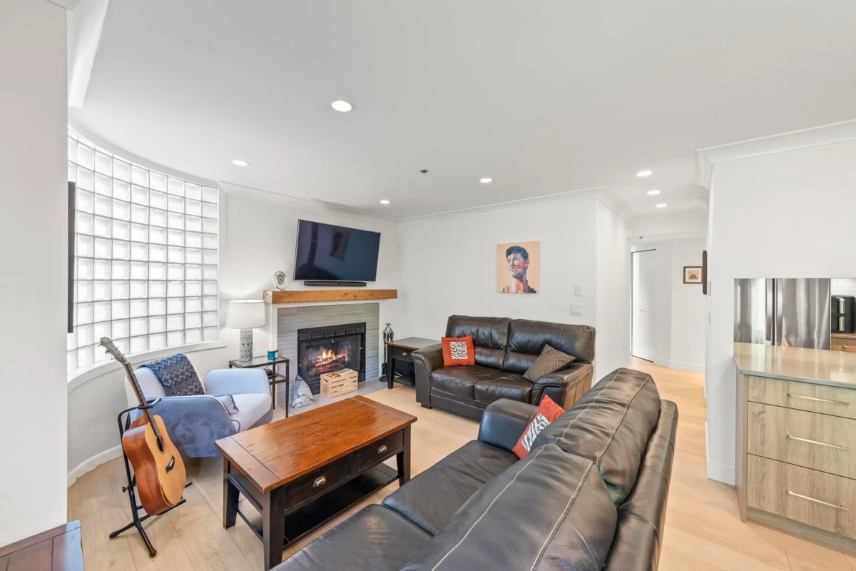 Family Room Photo of 109 888 W 13th Avenue, Vancouver, BC