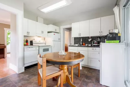 Breakfast Nook Photo of 33393 George Ferguson Way, Abbotsford, BC