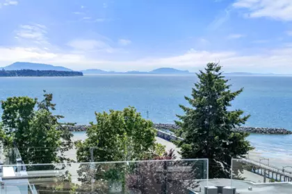15094 Royal Avenue, White Rock, BC, White Rock — Single Family Residence for sale
