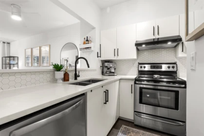 Breakfast Nook Photo of 109 1369 56 Street, Tsawwassen, BC