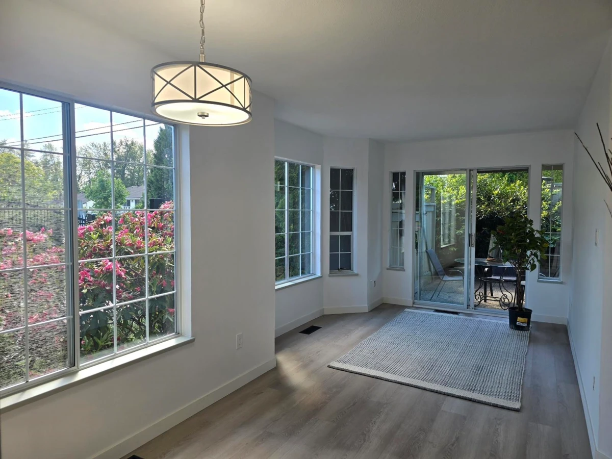 Dining Area Photo of 31 11502 Burnett Street, Maple Ridge, BC