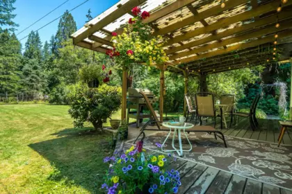 Breakfast Nook Photo of 23463 Dogwood Avenue, Maple Ridge, BC
