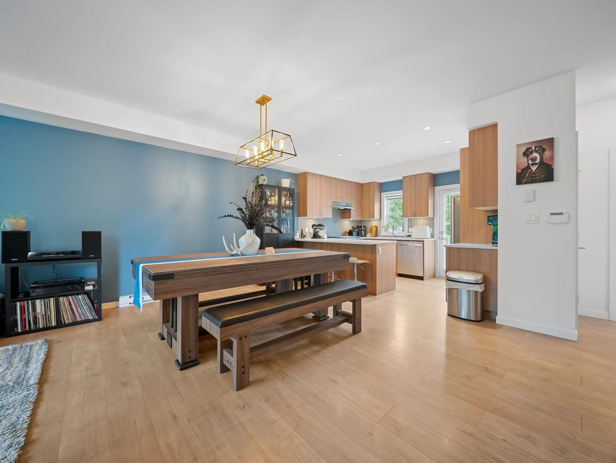 Dining Area Photo of 2 39885 Government Road, Squamish, BC