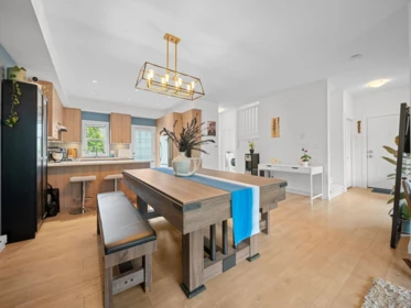Kitchen Island Photo of 2 39885 Government Road, Squamish, BC