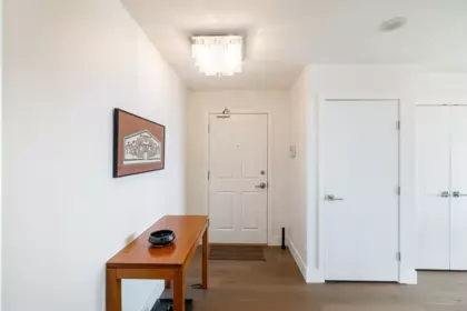 Entry Foyer Photo of 1901 615 Hamilton Street, New Westminster, BC