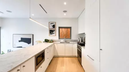 Breakfast Nook Photo of 2 2915 E 5th Avenue, Vancouver, BC