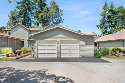 Swimming Pool Photo of 1774 Lilac Drive, Surrey, BC