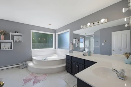 Guest Bathroom Photo of 19028 58 Avenue, Surrey, BC