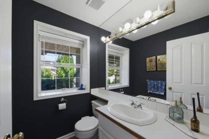 Hallway Photo of 19028 58 Avenue, Surrey, BC