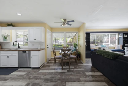 Kitchen Photo of 19028 58 Avenue, Surrey, BC