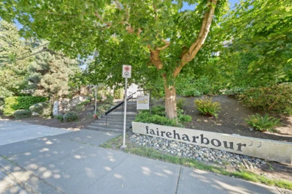 Front Yard Photo of 4896 47a Avenue, Delta, BC
