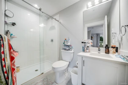 Walk-In Closet Photo of 4170 2180 Kelly Avenue, Coquitlam, BC