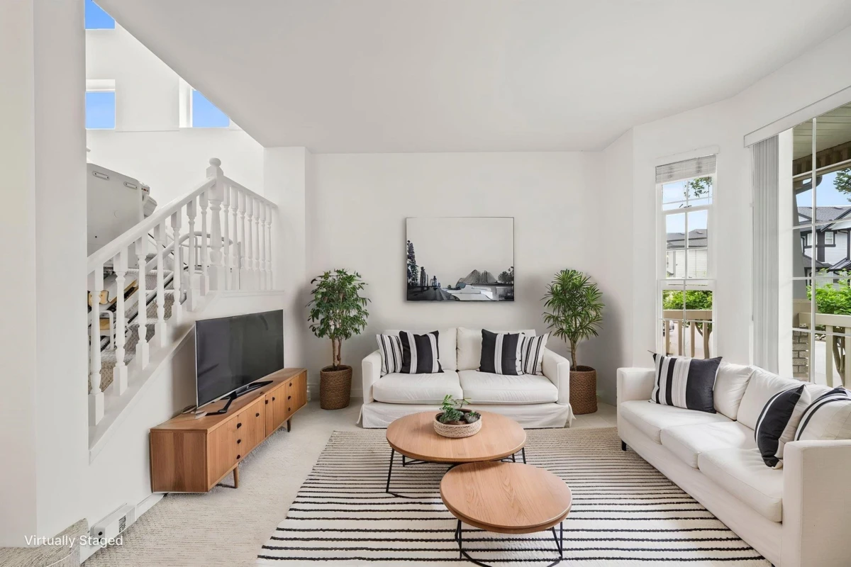 Family Room Photo of 18483 66a Avenue, Surrey, BC