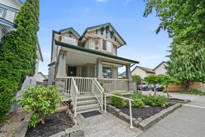 18483 66a Avenue, Surrey, BC, Surrey — Single Family Residence for sale