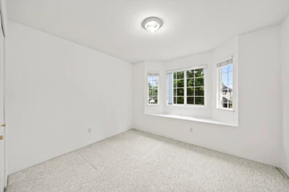 Laundry Room Photo of 18483 66a Avenue, Surrey, BC