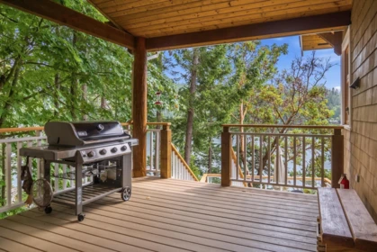 Breakfast Nook Photo of 6608 Razor Point Road, Pender Island, BC