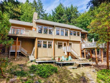 Hot Tub / Spa Photo of 6608 Razor Point Road, Pender Island, BC