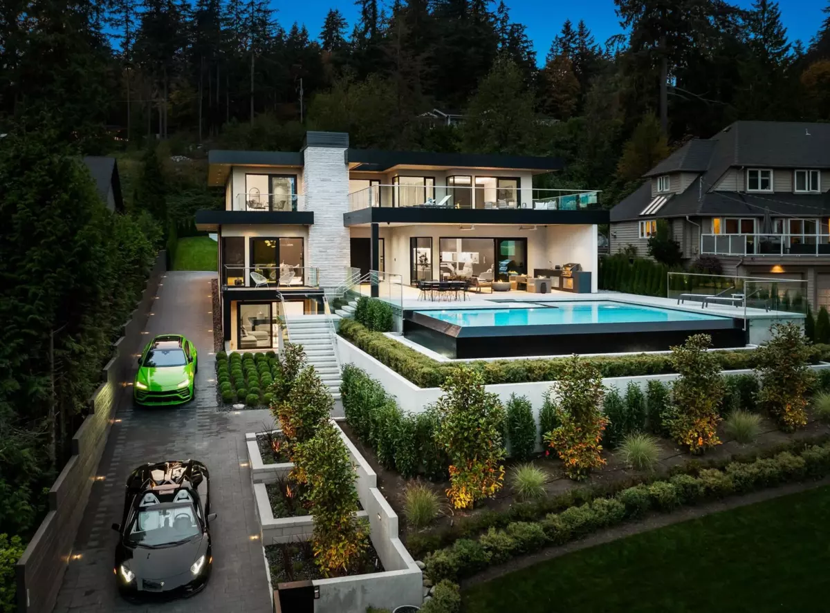 Exterior Rear Photo of 449 Hillcrest Street, West Vancouver, BC