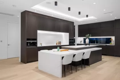 Kitchen Island Photo of 449 Hillcrest Street, West Vancouver, BC