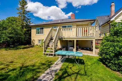 Aerial View of 916 Thirteenth Street, New Westminster, BC