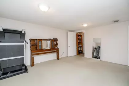 Basement Recreation Room Photo of 916 Thirteenth Street, New Westminster, BC