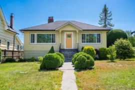 916 Thirteenth Street, New Westminster, BC