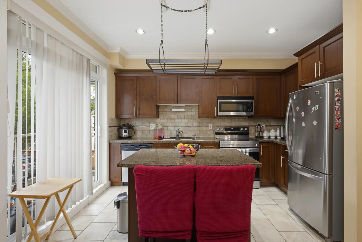 Family Room Photo of 11 5623 Teskey Way, Chilliwack, BC