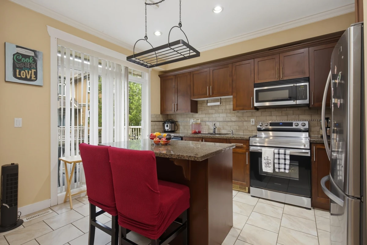 Living Room Photo of 11 5623 Teskey Way, Chilliwack, BC