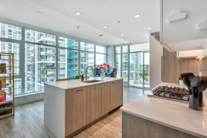 1301 2288 Alpha Avenue, Burnaby, BC, Burnaby — Apartment/Condo for sale