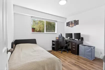 Mudroom Photo of 11906 100 Avenue, Surrey, BC