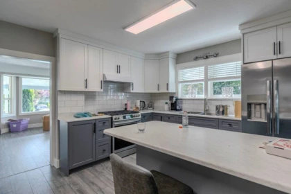 Kitchen Island Photo of 10193 Williams Road, Chilliwack, BC