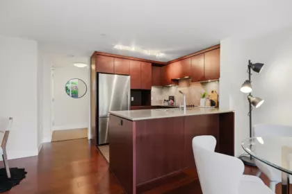 205 158 W 13th Street, North Vancouver, BC, North Vancouver — Apartment/Condo for sale