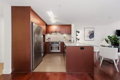 205 158 W 13th Street, North Vancouver, BC, North Vancouver — Apartment/Condo for sale