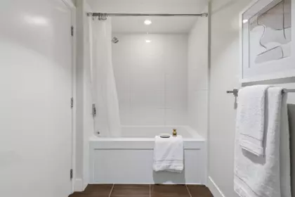 Hallway Photo of 205 158 W 13th Street, North Vancouver, BC