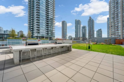 Backyard Photo of 3304 6080 Mckay Avenue, Burnaby, BC