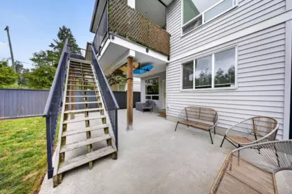 Swimming Pool Photo of 45386 Spadina Avenue, Chilliwack, BC