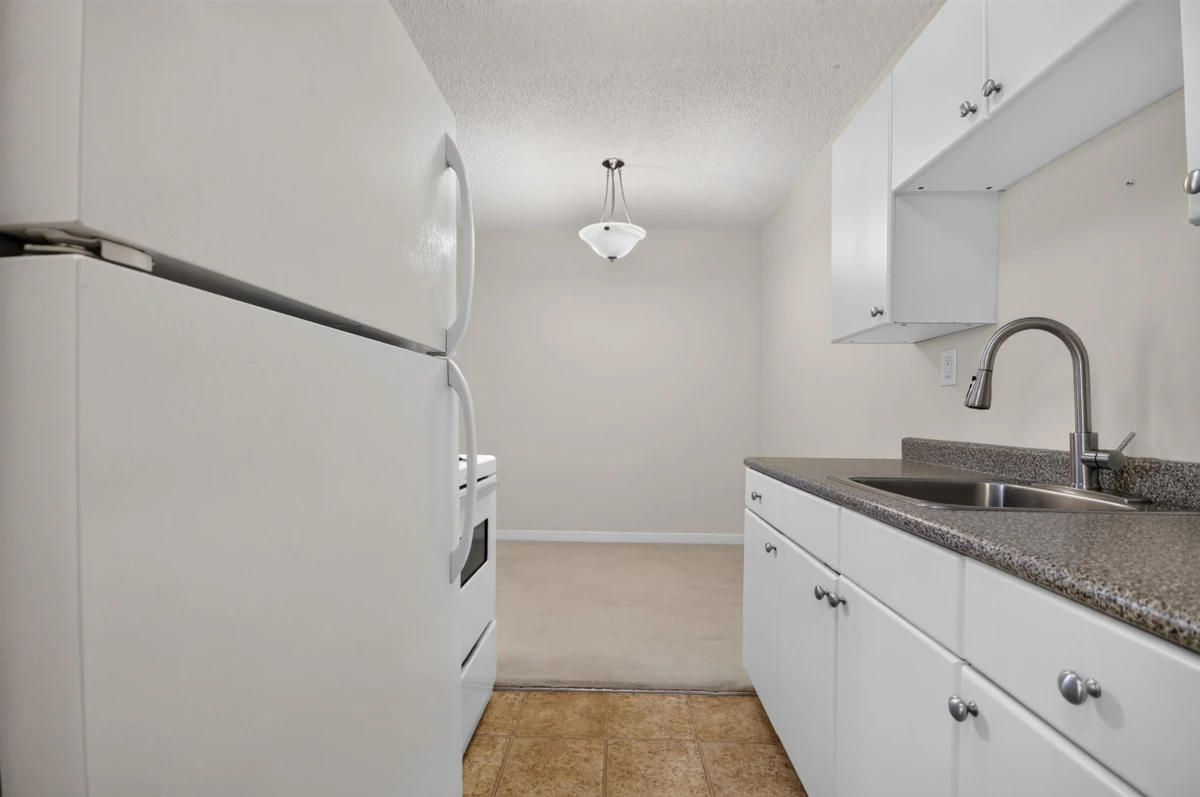 Dining Area Photo of 118 1655 Nelson Street, Vancouver, BC