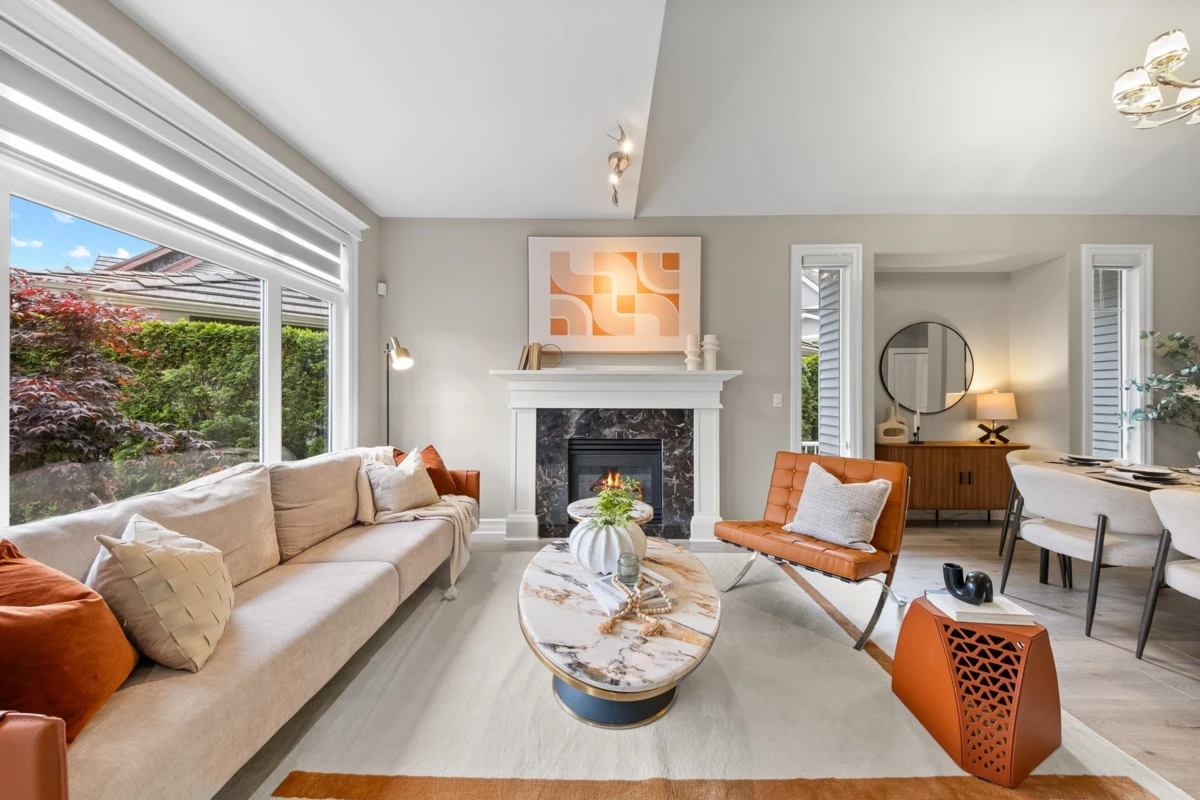 Family Room Photo of 15460 36a Avenue, Surrey, BC