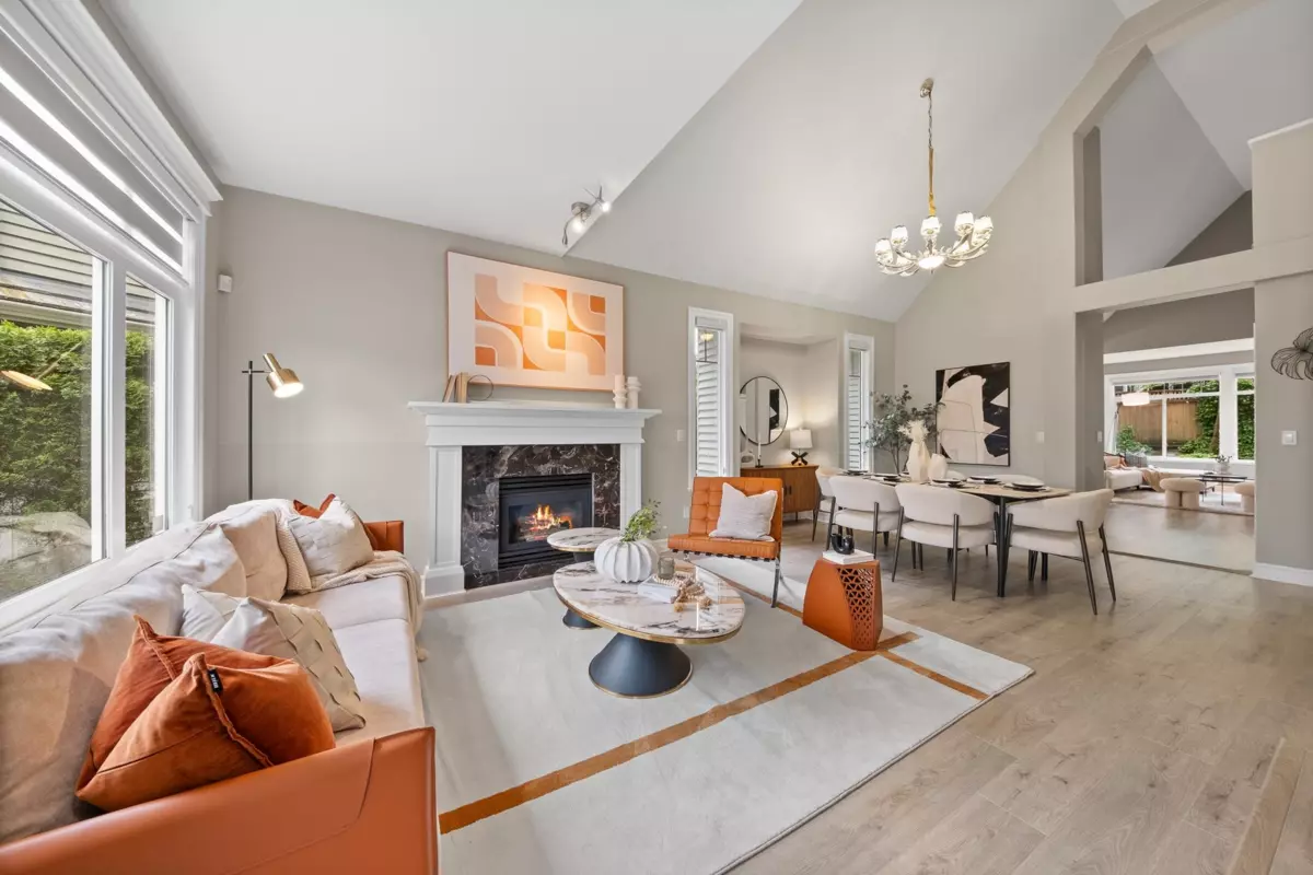 Living Room Photo of 15460 36a Avenue, Surrey, BC