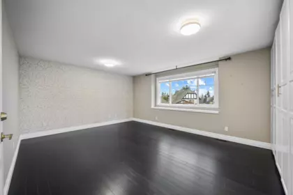 Basement Recreation Room Photo of 15460 36a Avenue, Surrey, BC